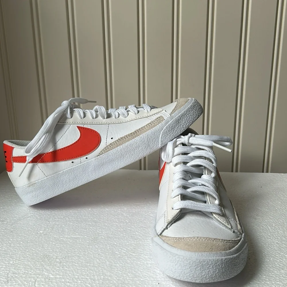NWOT! Nike kids 2021 Blazer Low '77 (GS) lace up sneakers boys size 4.5Y white